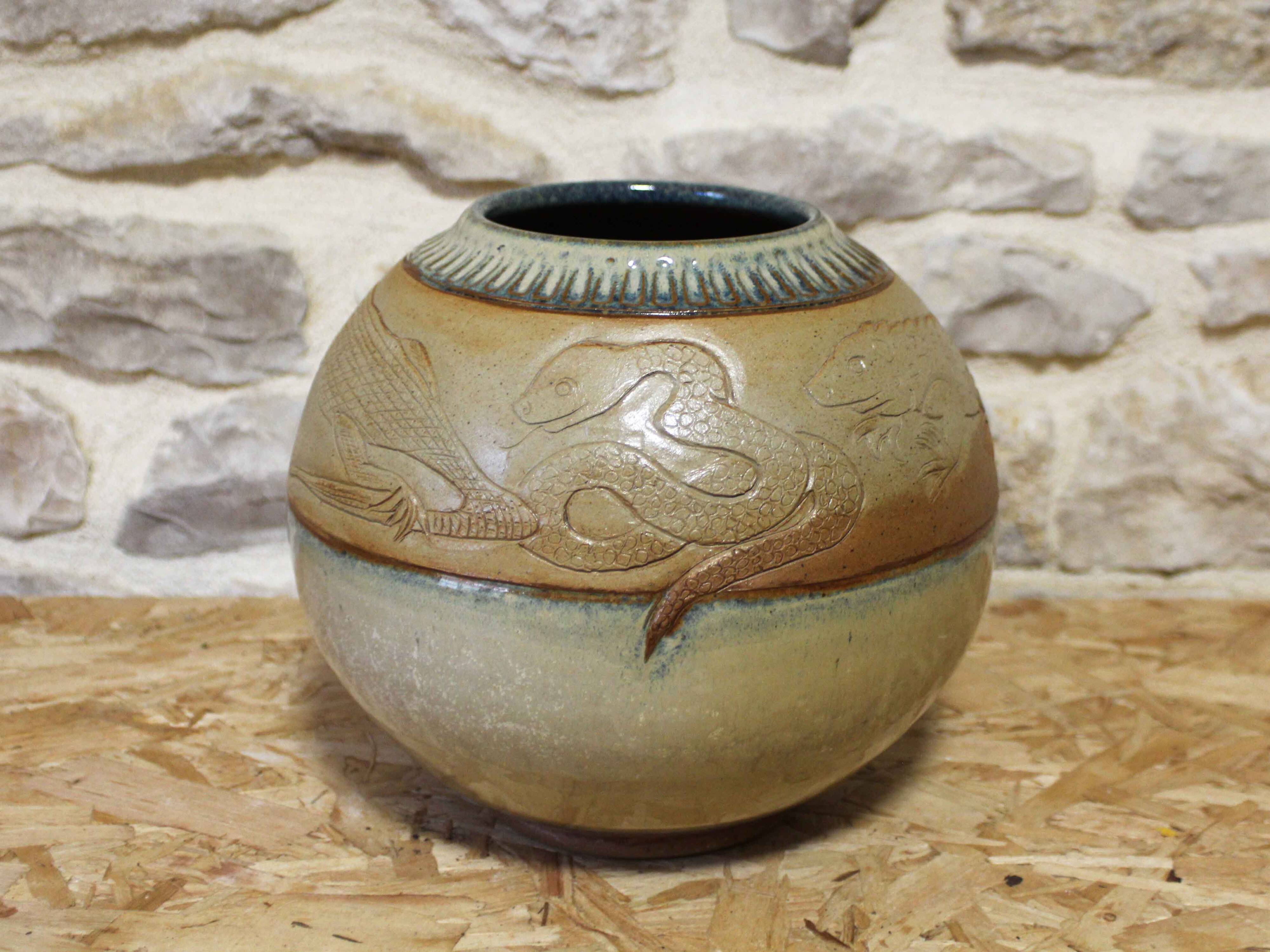 Ceramic vase with reptiles - Balazuc