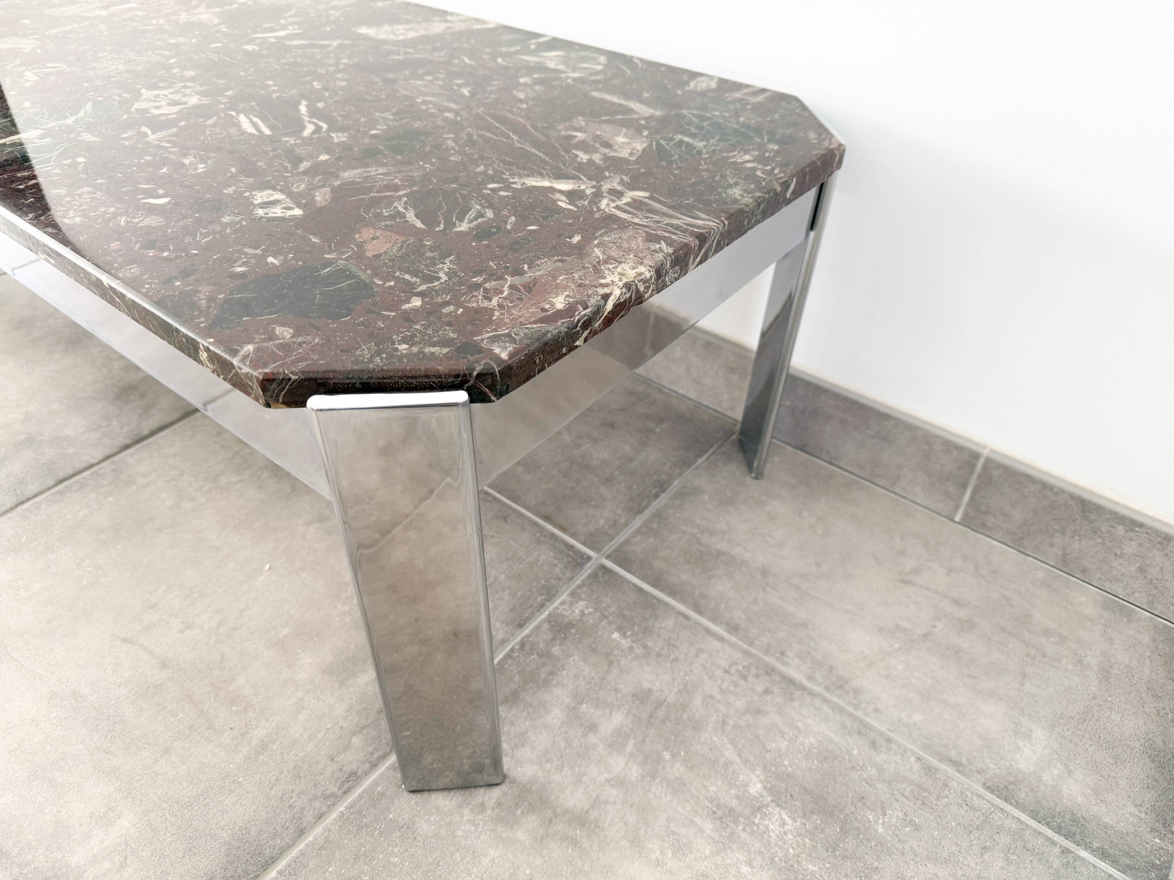 Table basse en marbre Breccia et chrome , circa  1970/80'