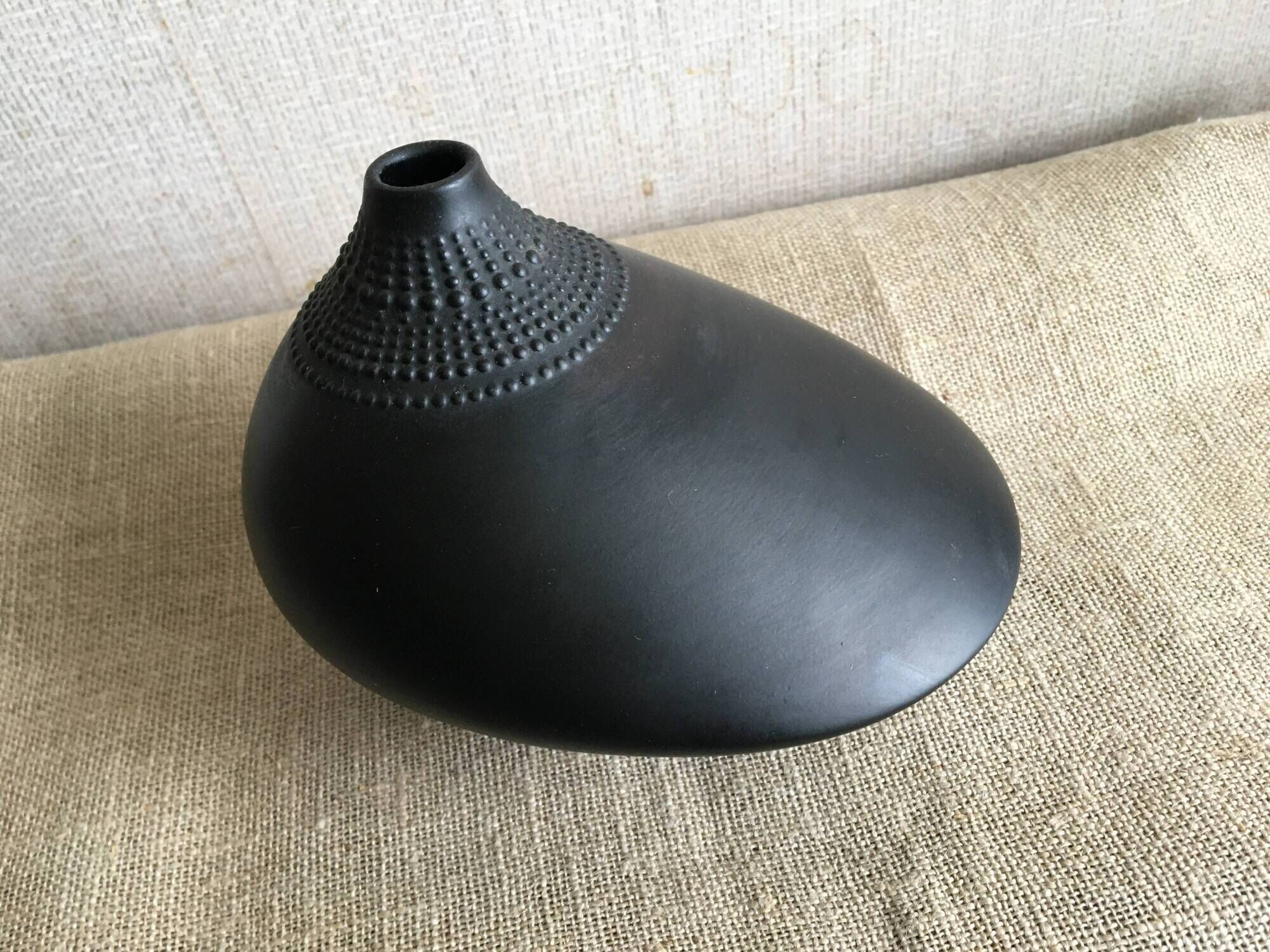 "Pollo" vase designed for the porcelain maker Rosenthal by Tapio Wirkkala (1970s)