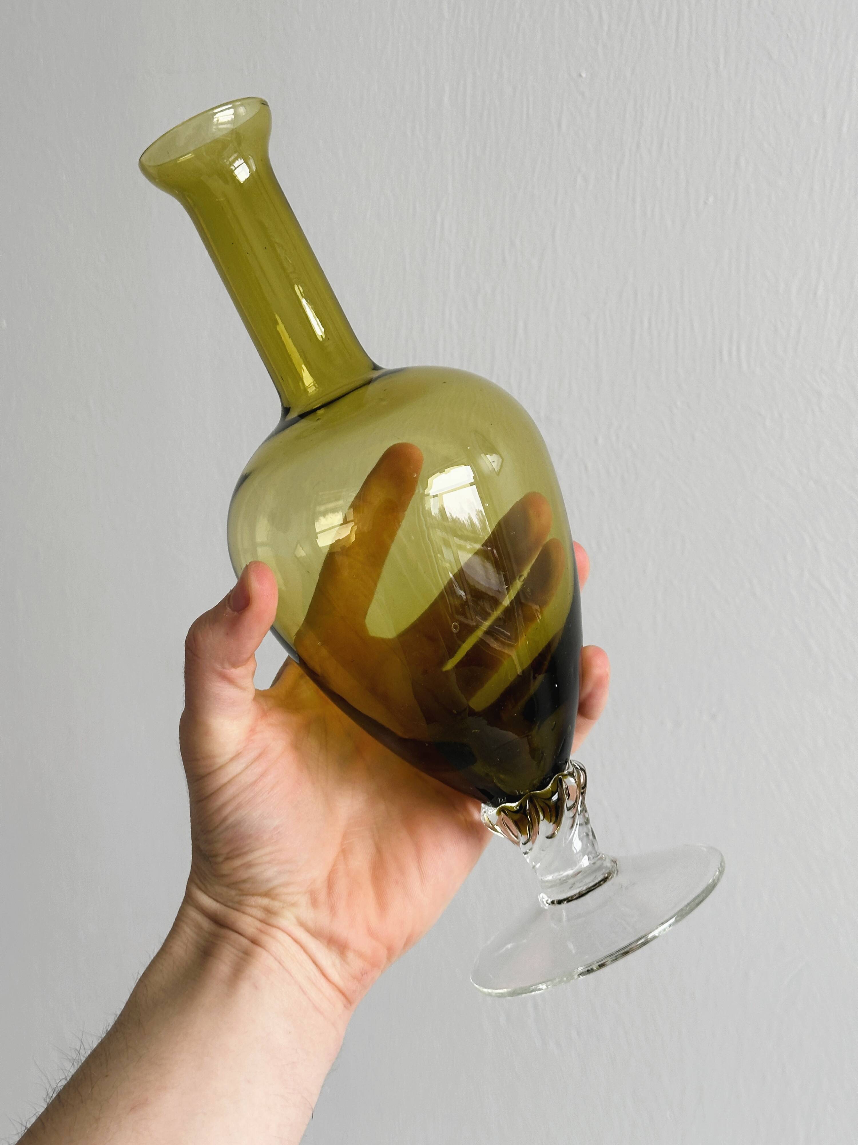 Vintage yellow glass soliflore vase