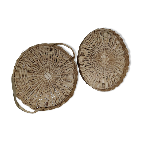 2 plateaux