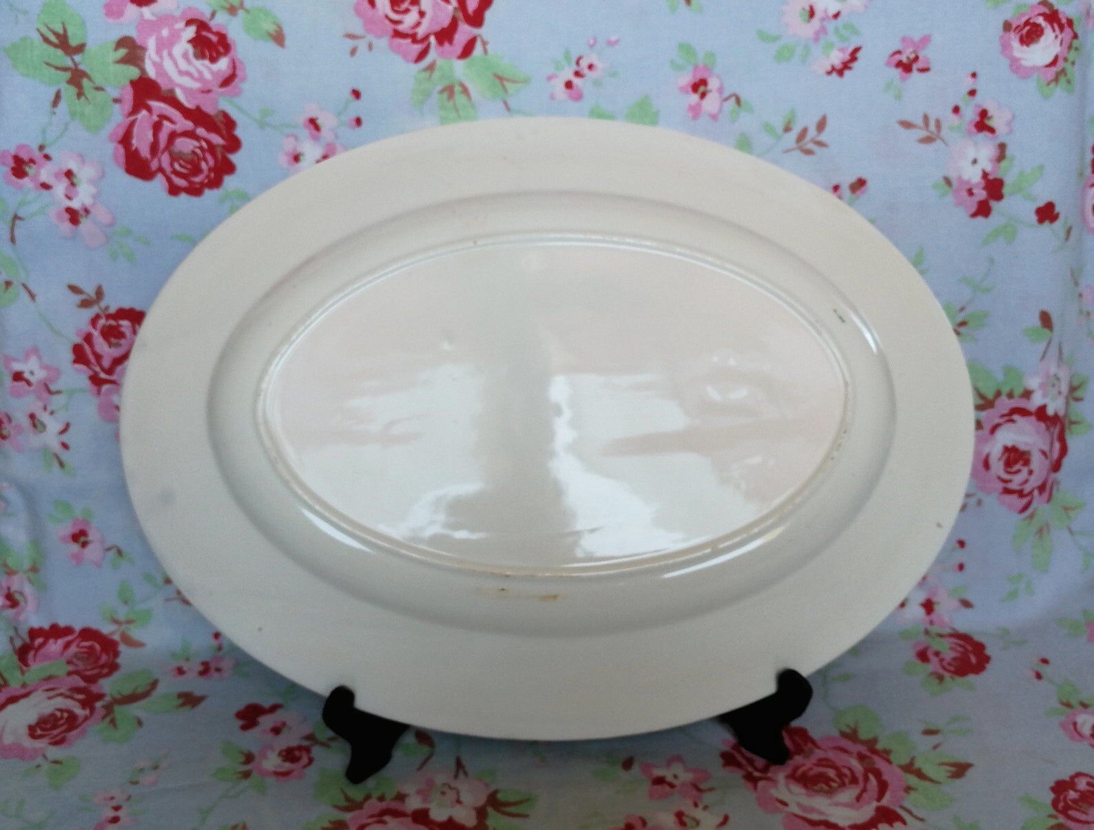 Oval dish old art deco red and green geometric shapes