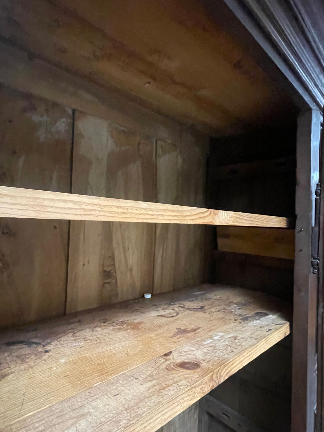 Armoire penderie d’époque en chêne massif