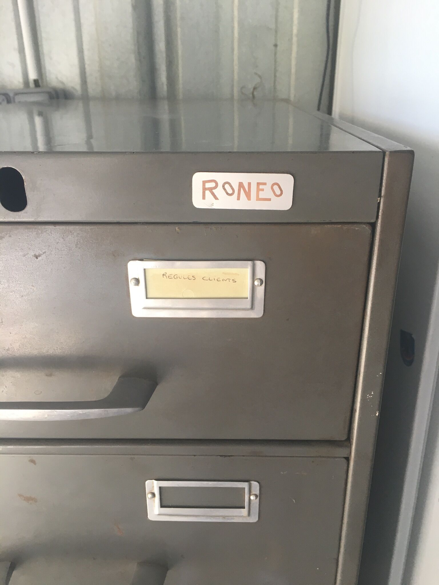 Roneo industrial binder