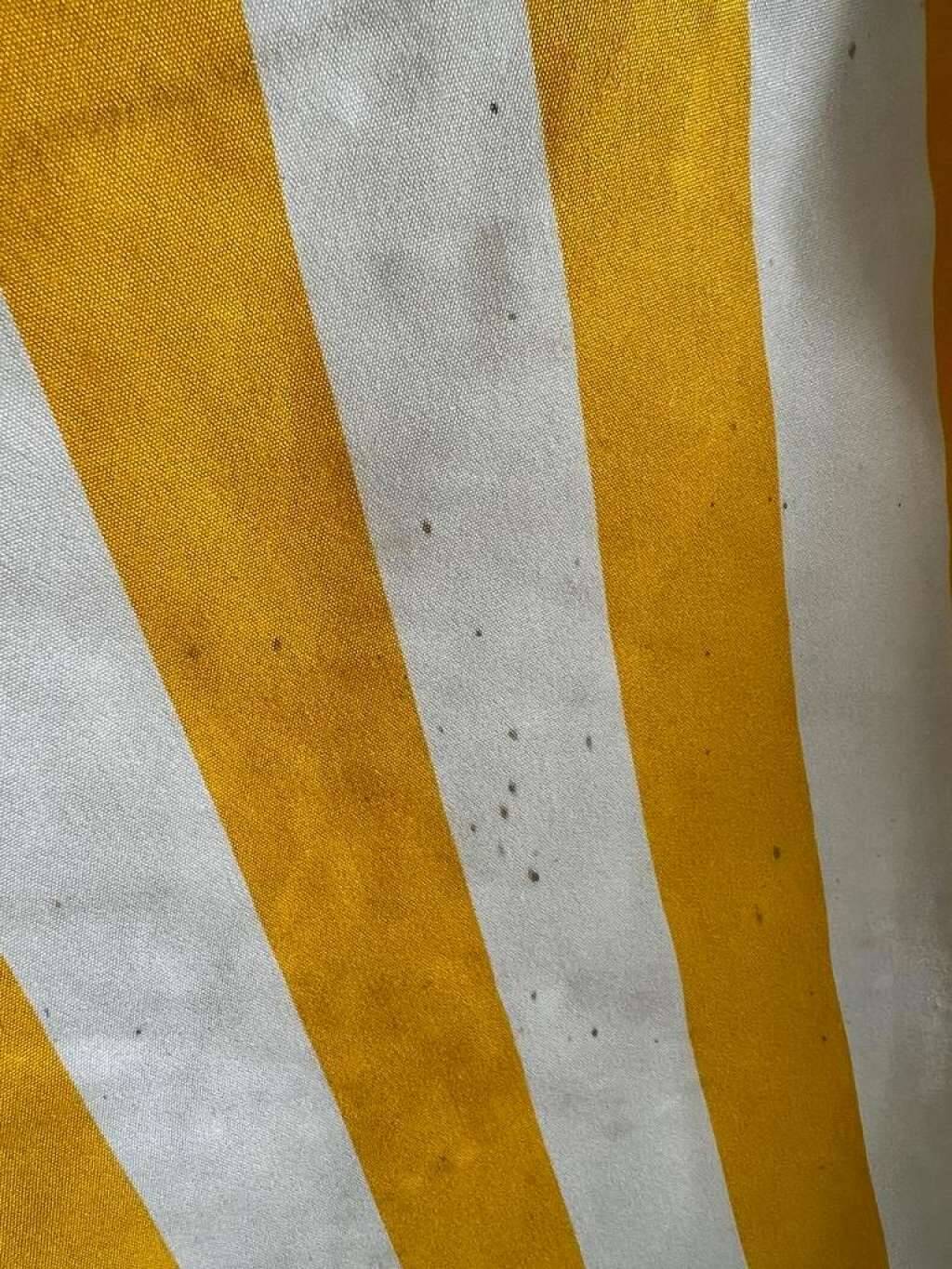 Set of 2 vintage folding beach lounge/beach chairs