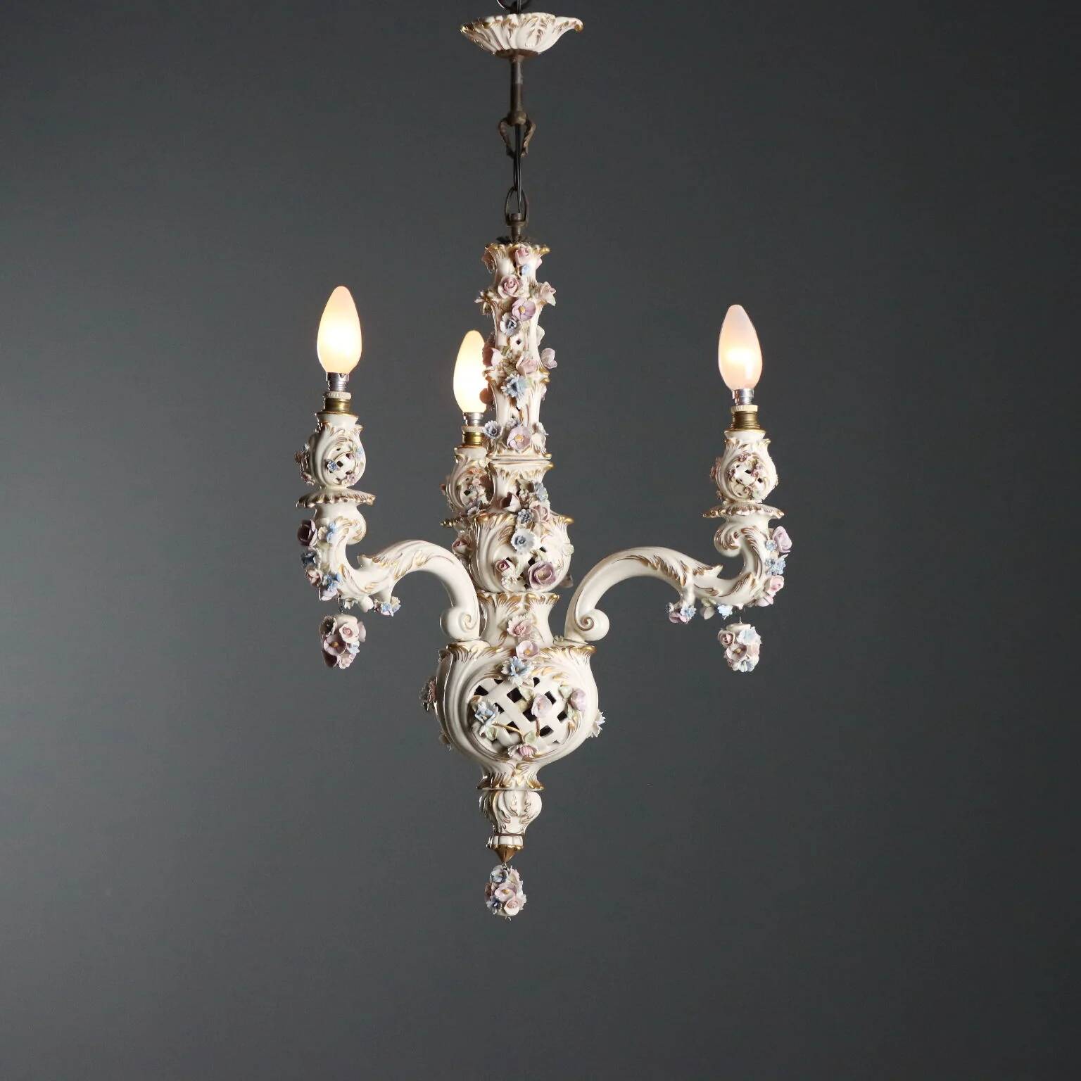 Ceramic lustre with floral motifs - Italy 20th century