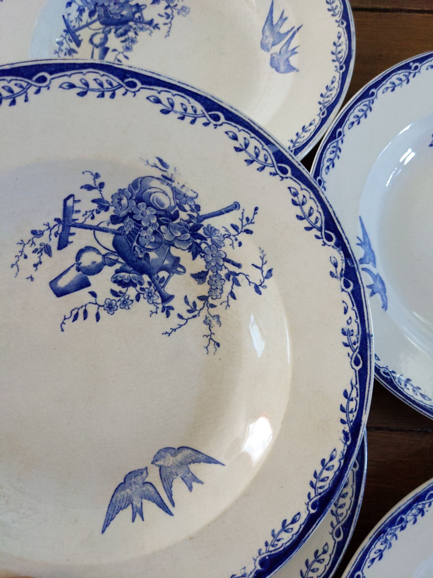 Vintage plates earth of iron Sarreguemines Watteau