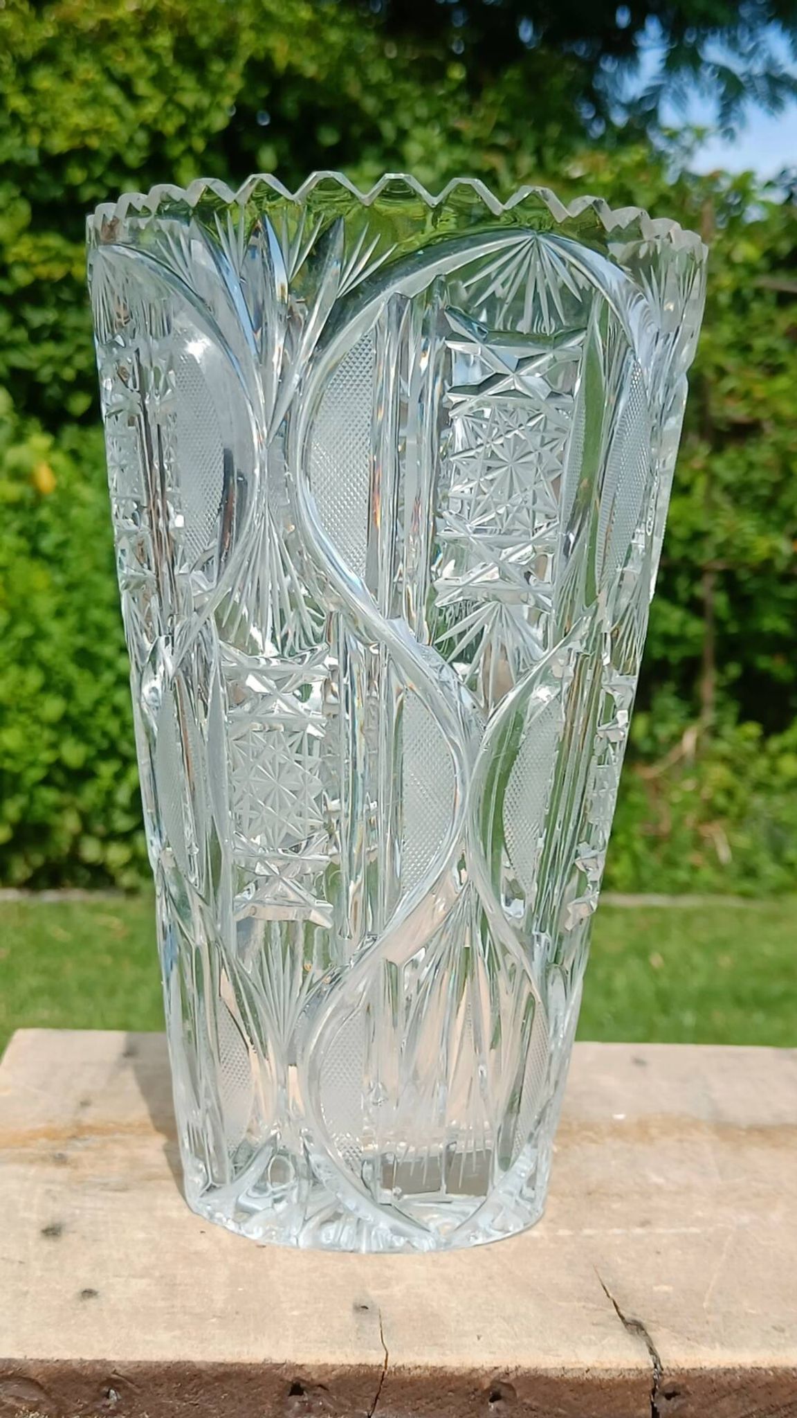 Cut glass vase in Art Deco style