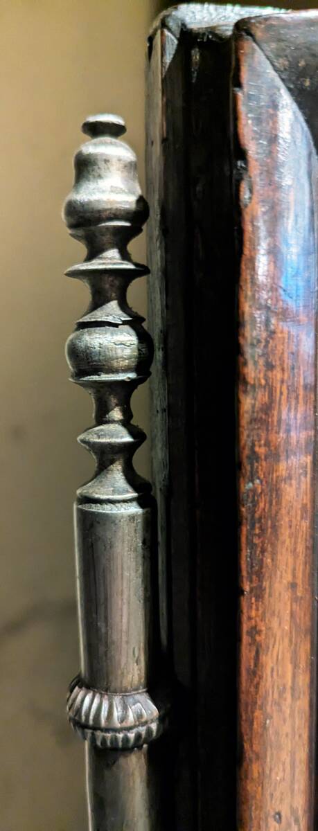 Wardrobe from the Périgord castle. Louis XIV period