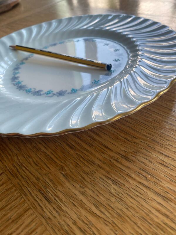 7 assiettes en porcelaine de Chine Minton