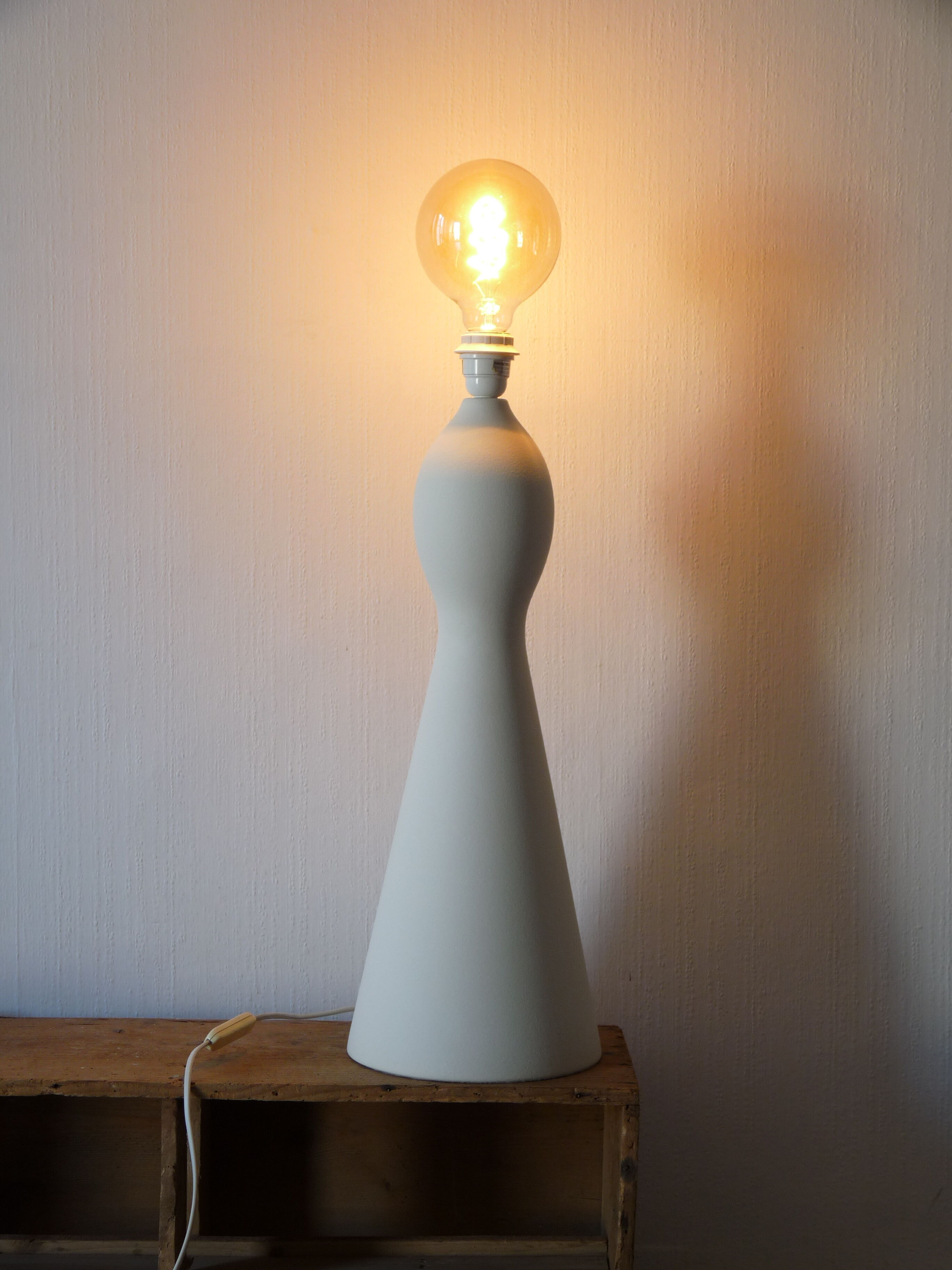 White ceramic table lamp - manufacture of Lunéville