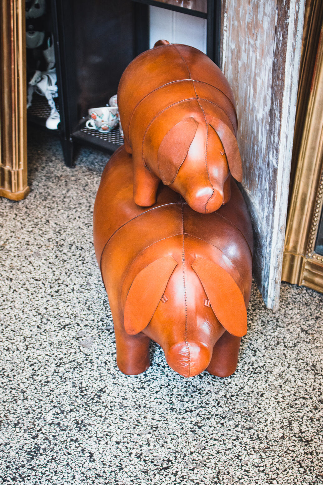 Omersa leather pig