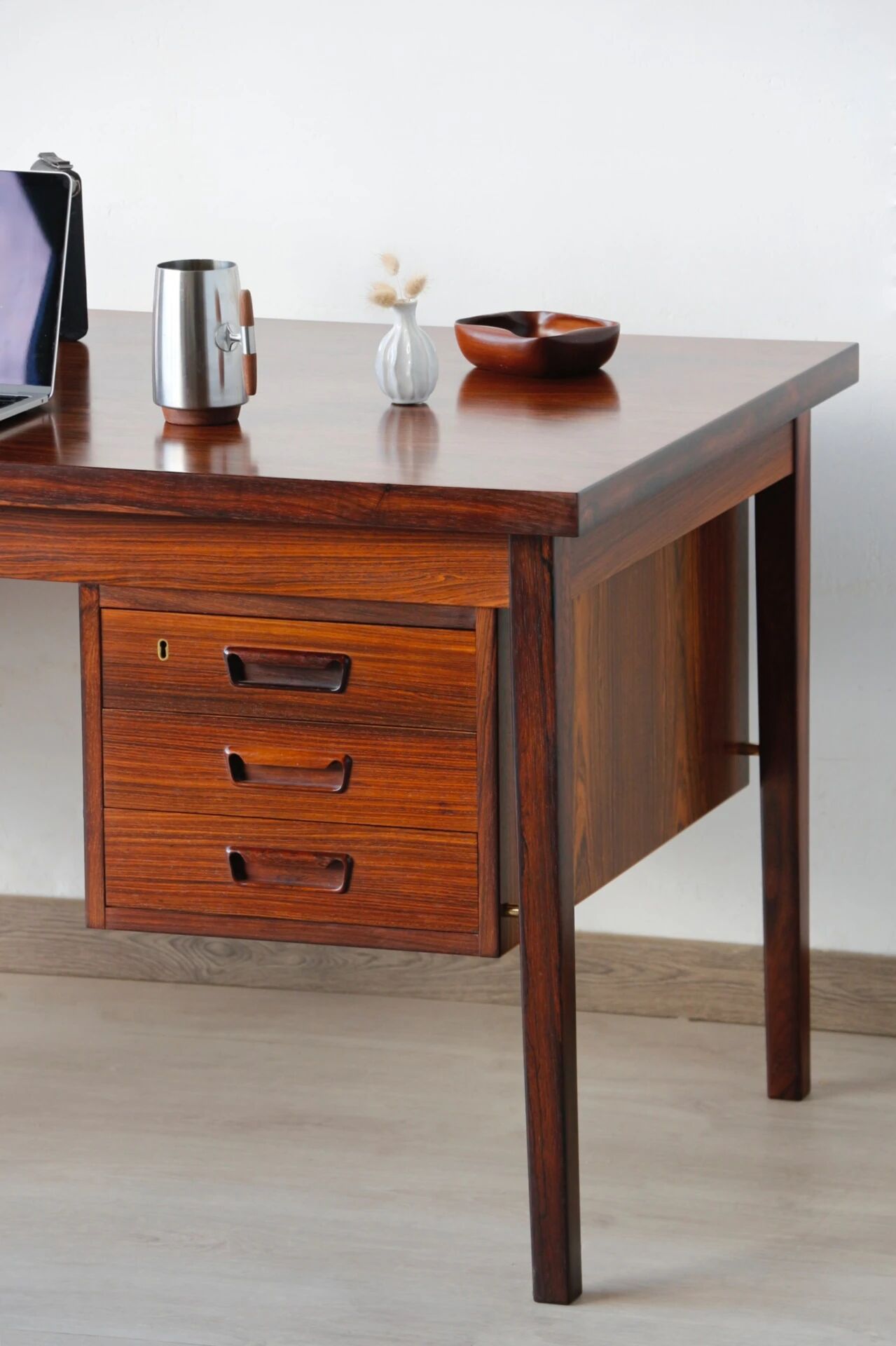 Arne Vodder rosewood desk | Scandinavian executive desk
