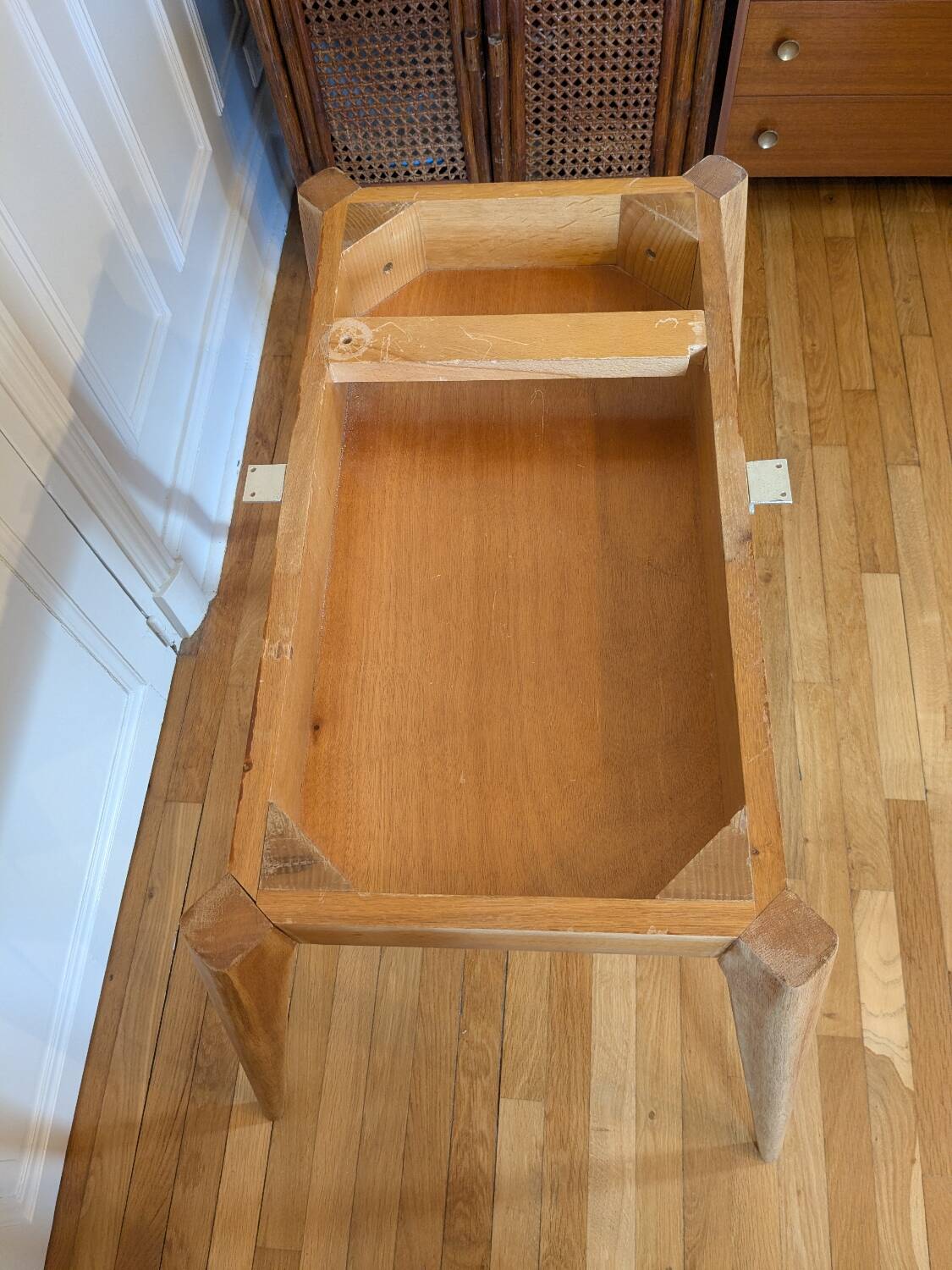 Vintage extendable table