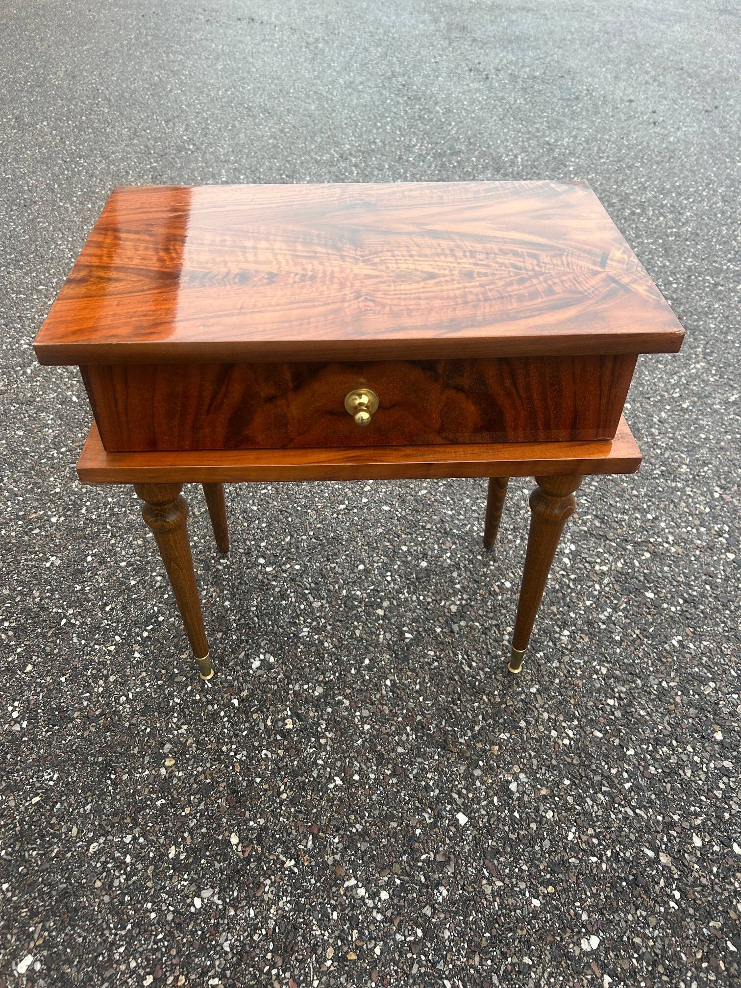 Paire de tables de chevets 1950