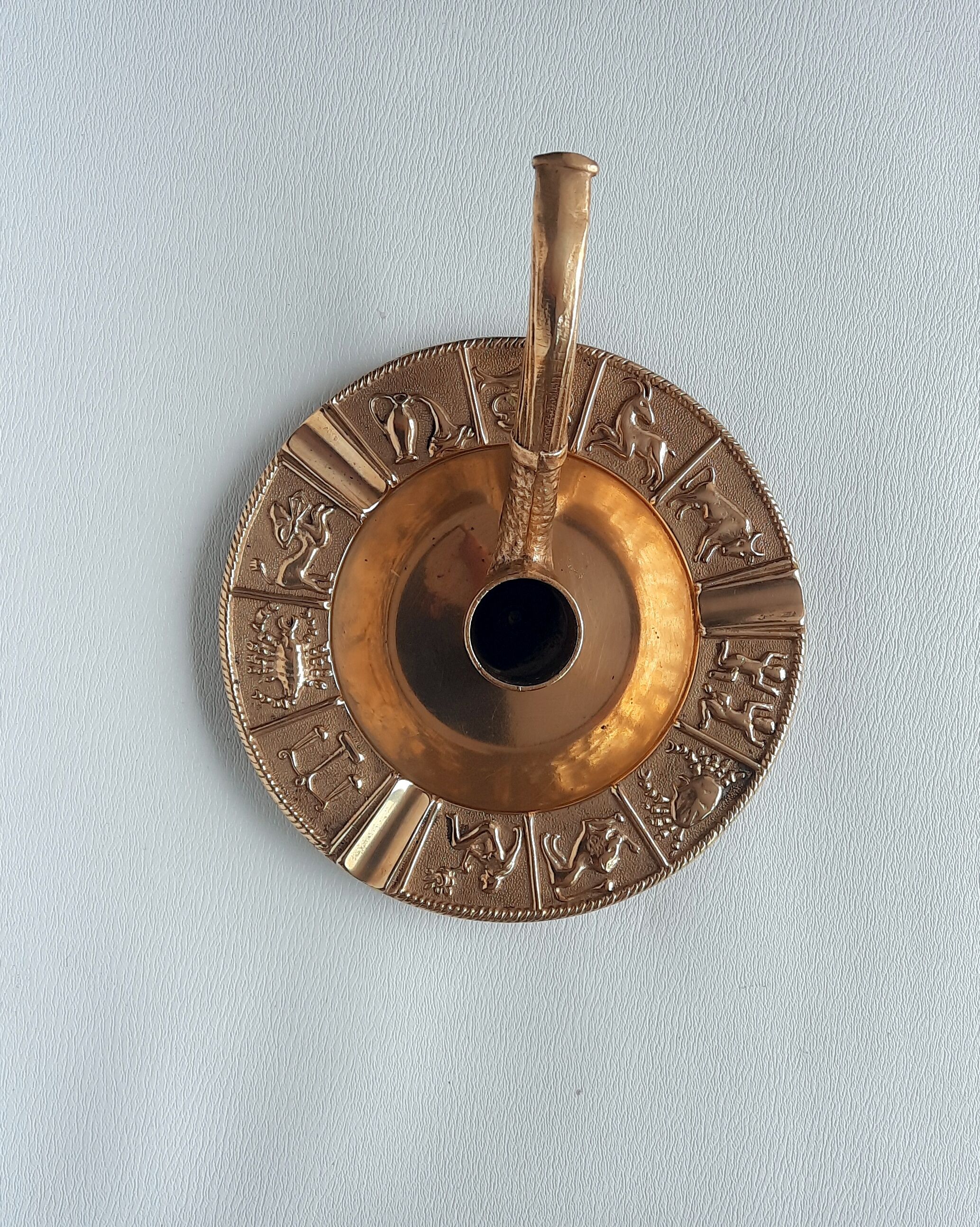 Cendrier et porte bougie en bronze avec les 12 signes astrologiques du zodiaque