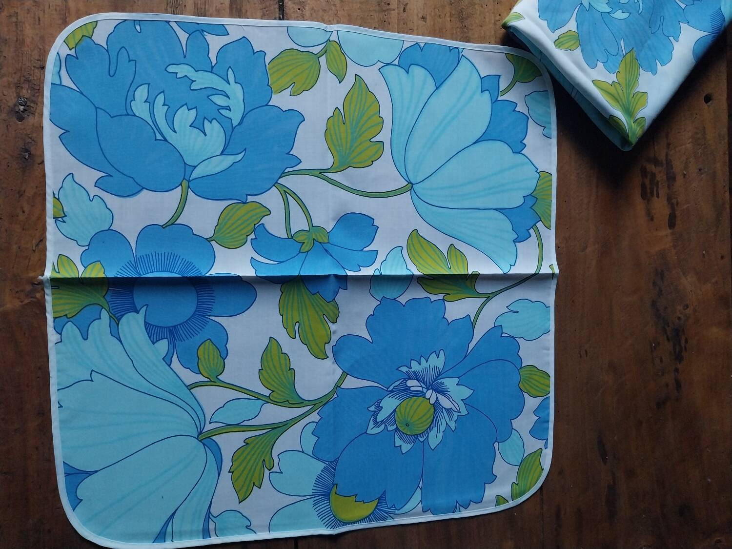 Round tablecloth + 6 napkins