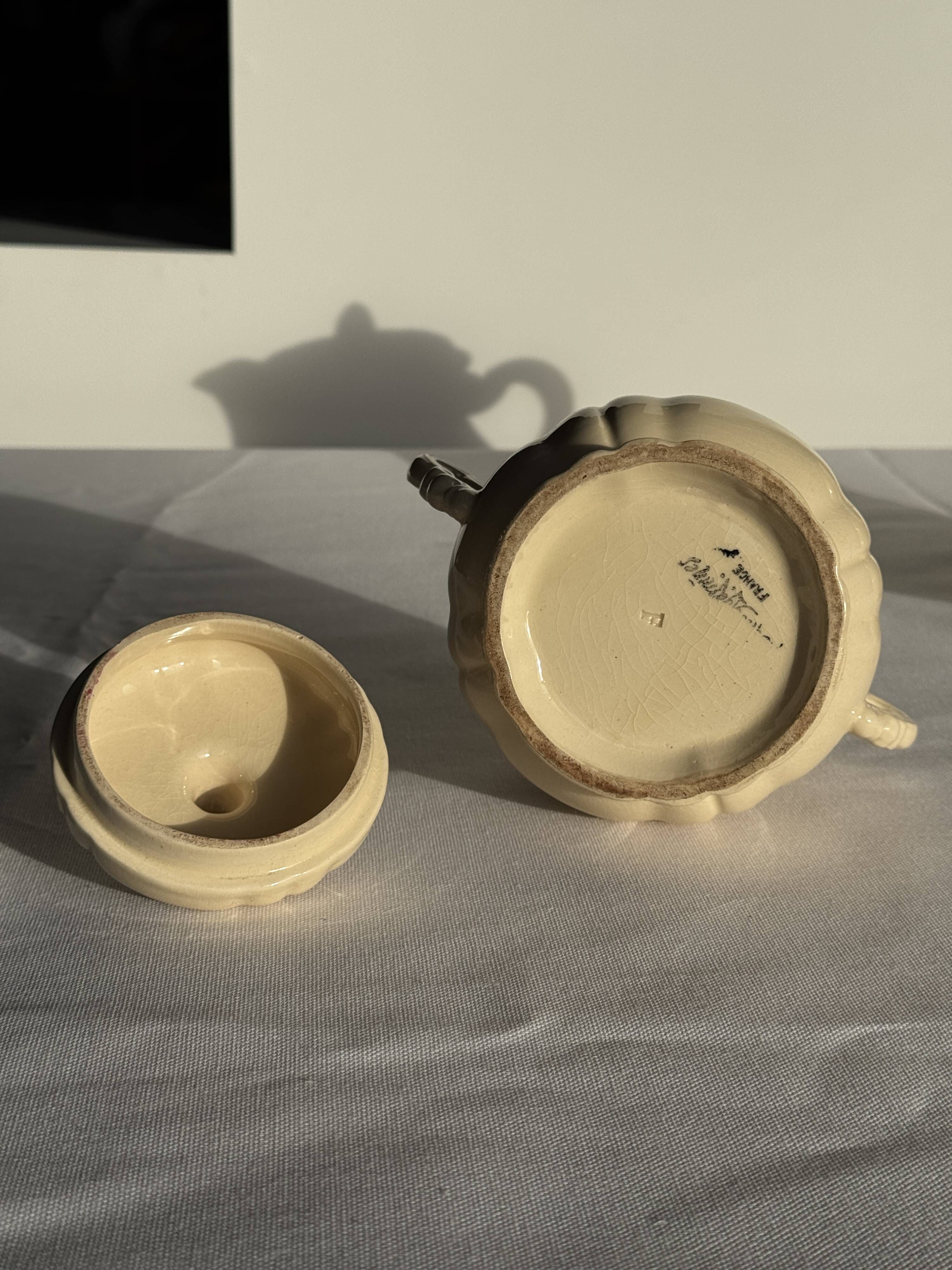 Cream teapot and its sugar bowl Sarreguemines France