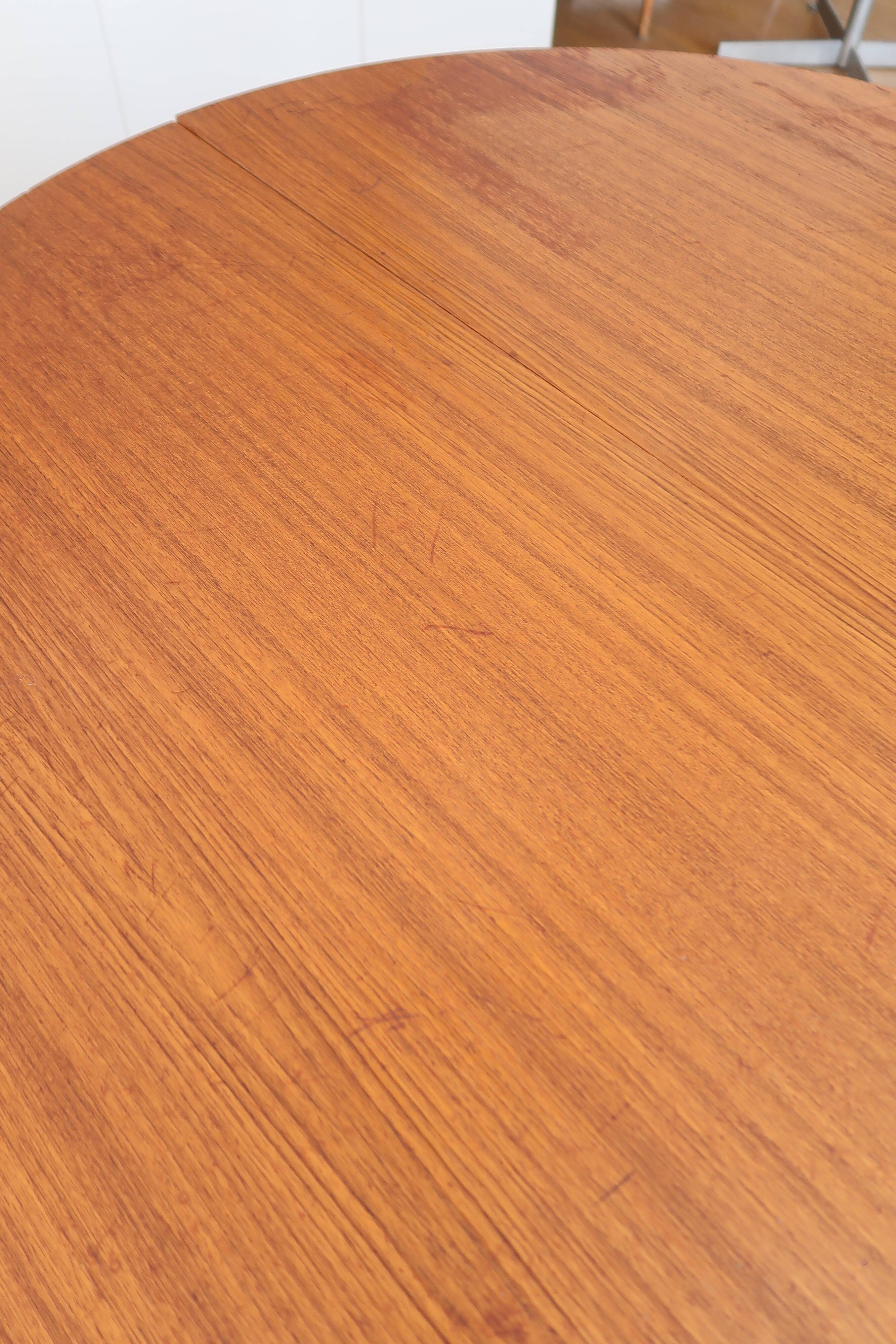 Scandinavian table 70's