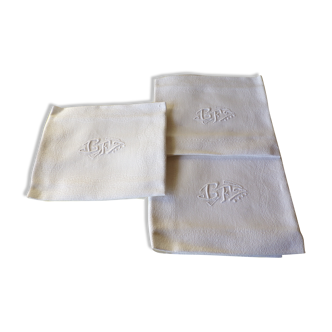 Lot de 3 serviettes monogrammes "GF"