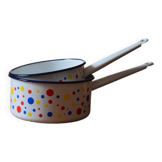 Duo of enamelled pans