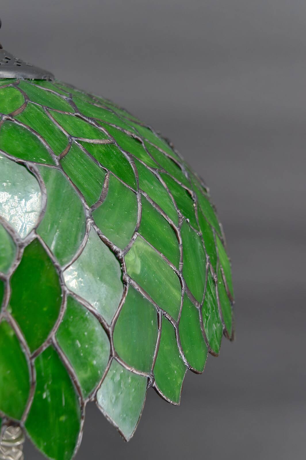 Palm lamp in silvered bronze and green stained glass foliage lampshade, Art Nouveau, 1900