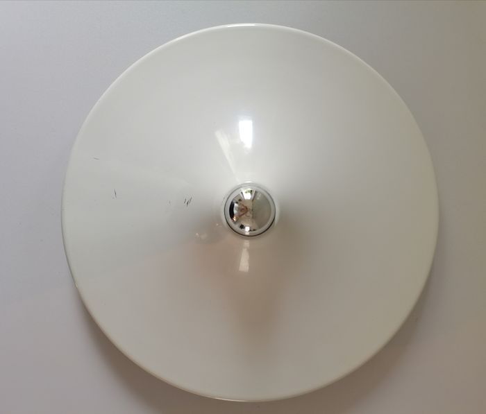 "Disco" wall lamp designed by Gianluigi Gorgoni for Stilnovo 1970