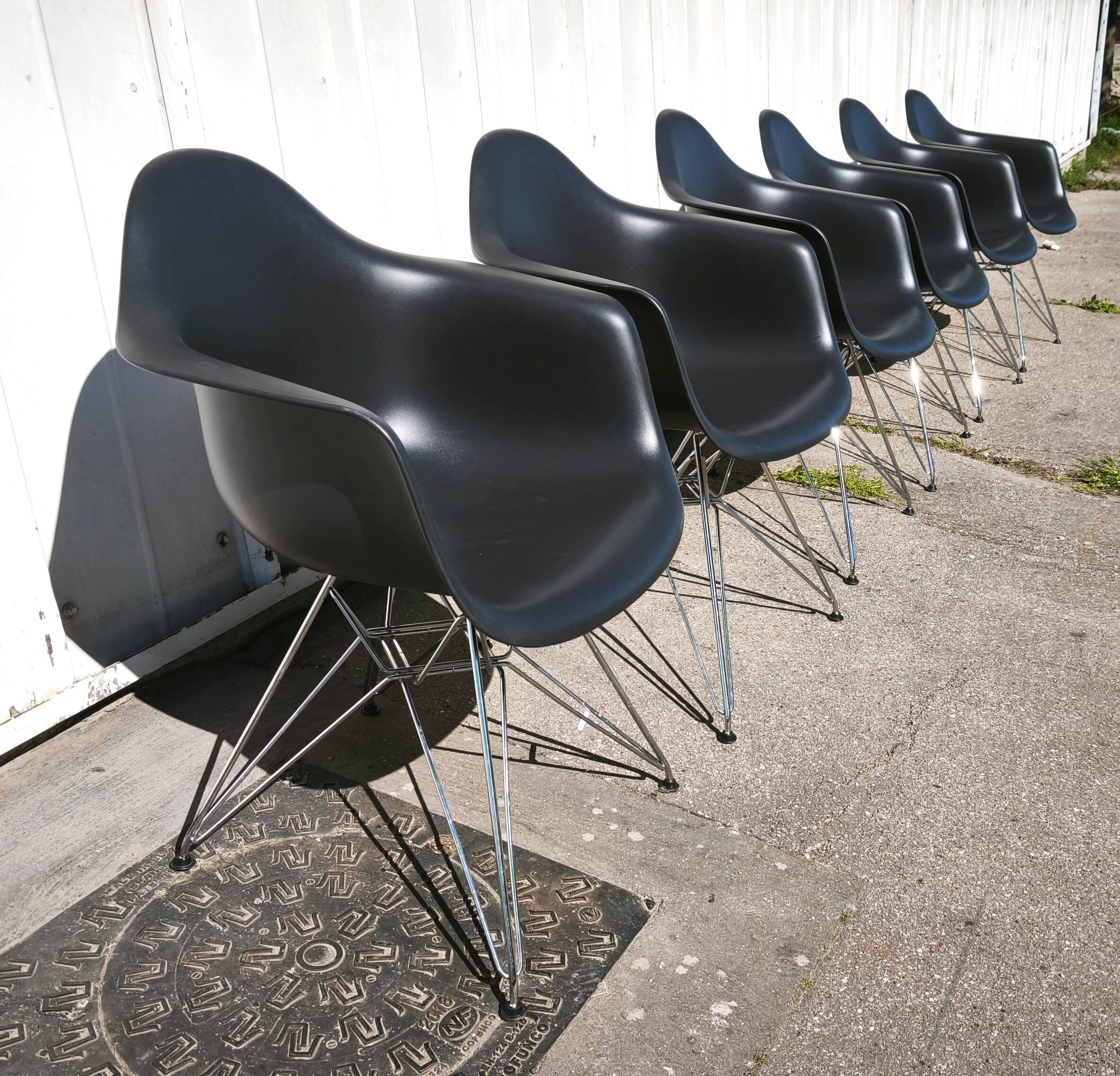 Set of 6 DAR chairs, Charles & Ray Eames