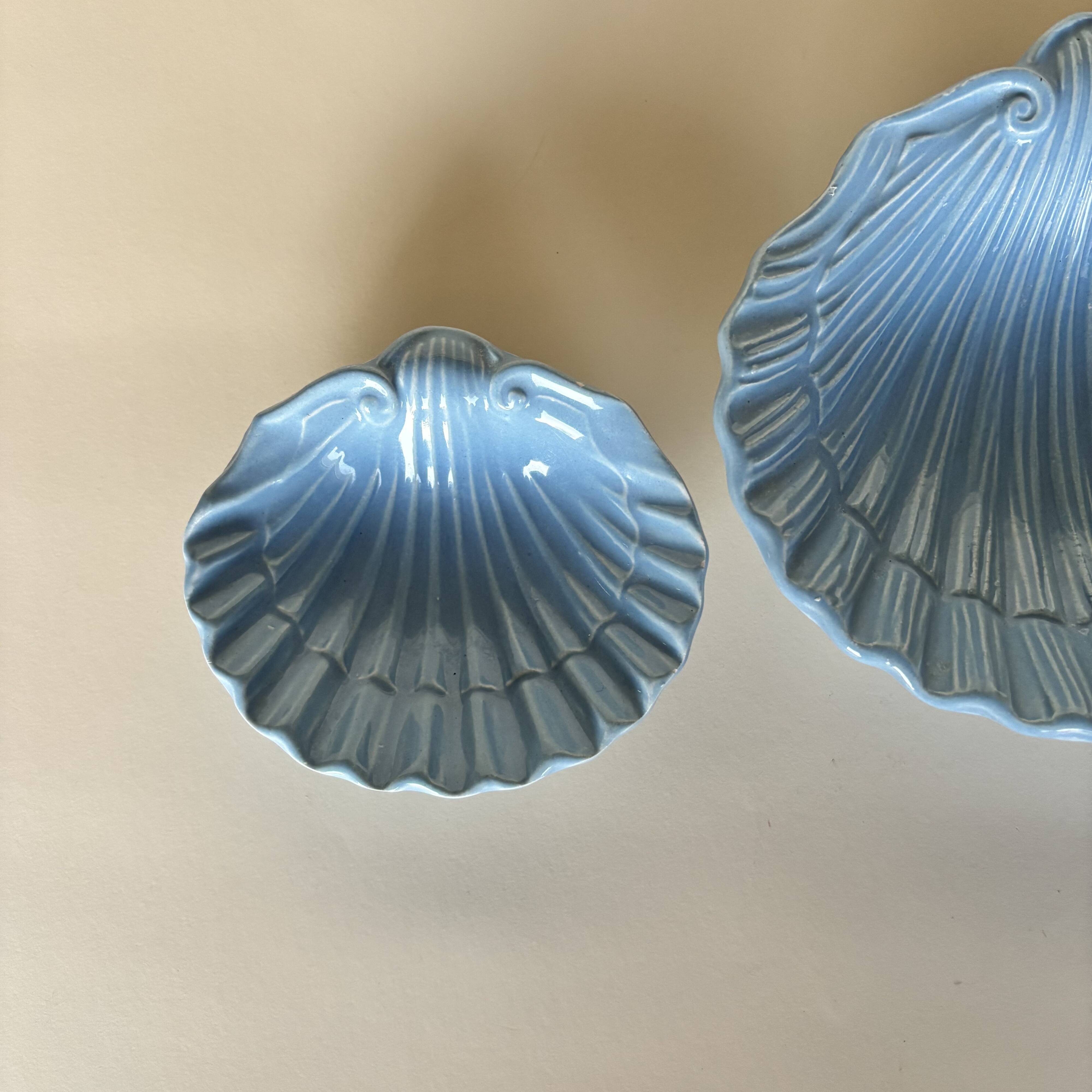 Set of shell bowls