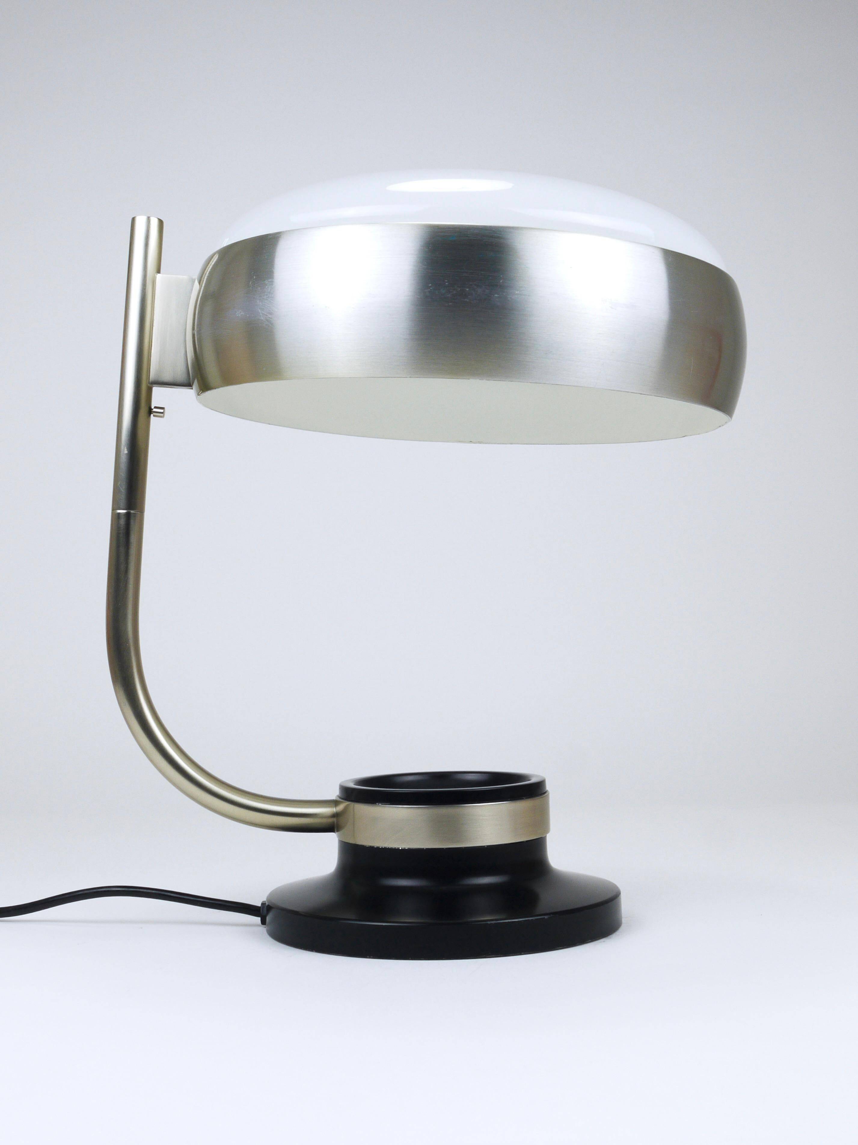 Oscar Torlasco black and nickel swivel desk lamp, Lumi Milano, Italy, 1960s.