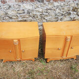 2 anciens tables de chevet en bois blond
