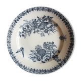 Plate with decoration of flowers
