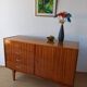Buffet moderniste des années 1970
