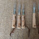 9 wood and metal forks