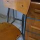Bureau d'écolier et chaise vintage métal et bois clair