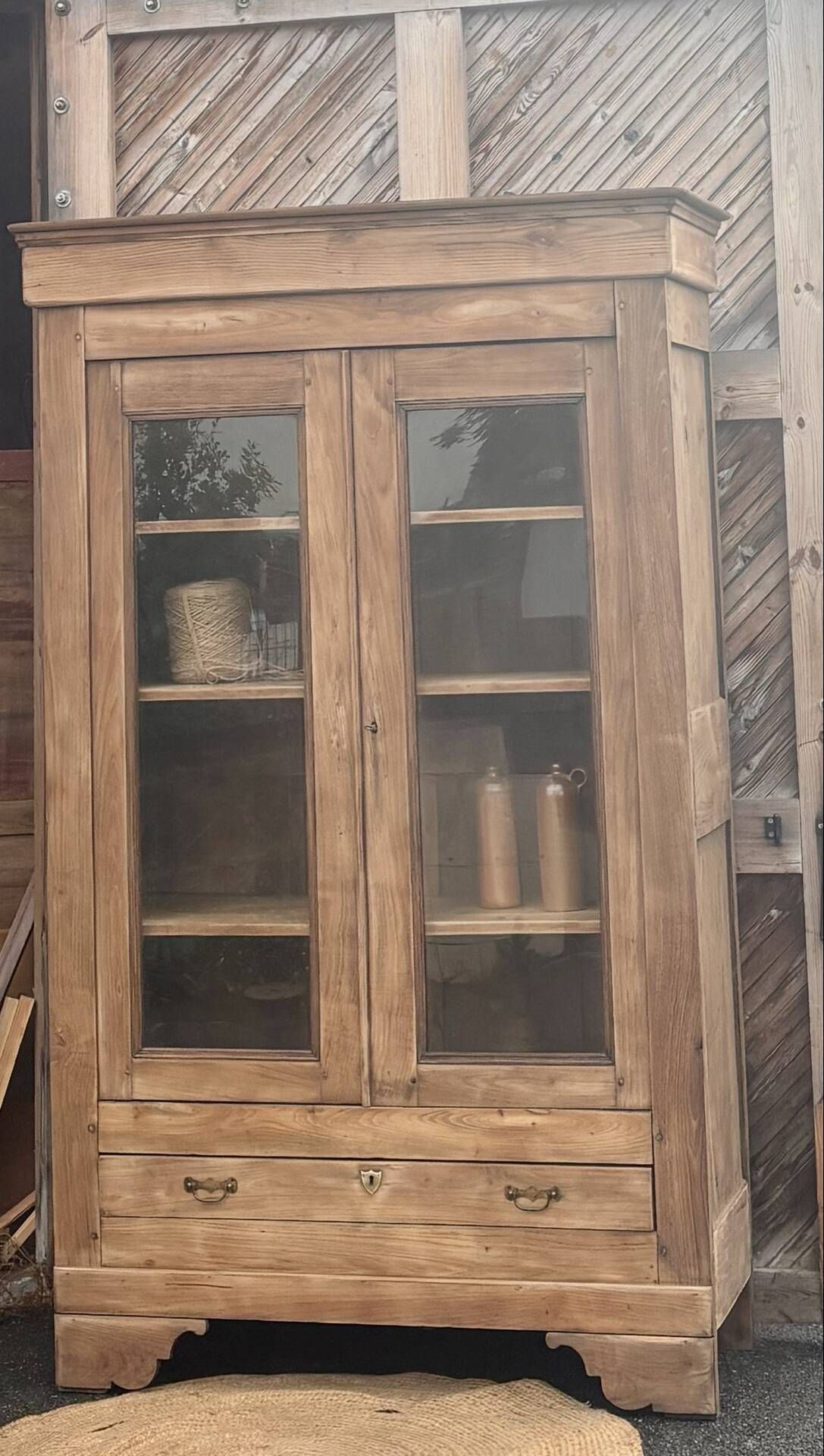 Armoire ancienne en chêne massif brut : vaisselier bibliothèque