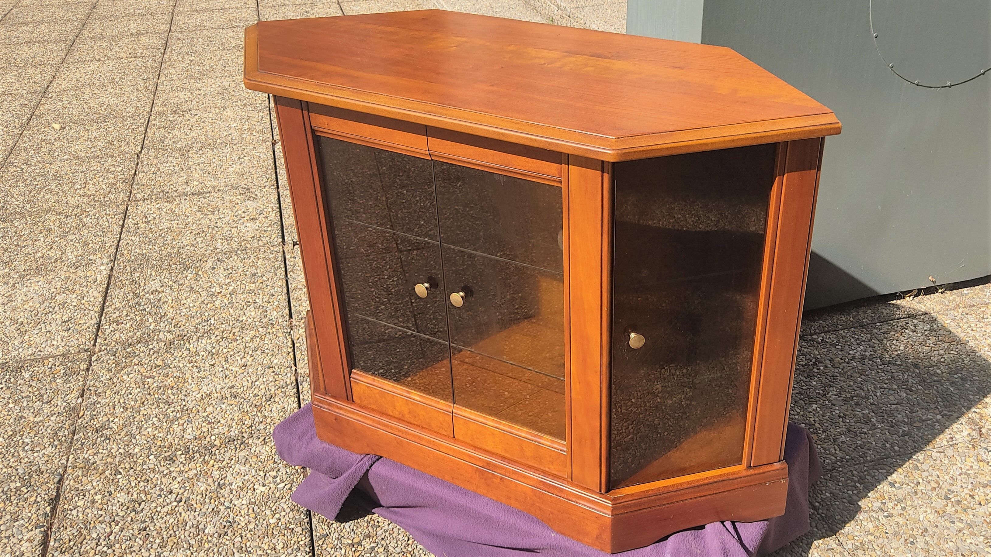 Showcase furniture, signed Ernest Ménard, Cherry, 4 glass shelving doors, Diamond shape