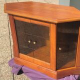 Meuble Vitrine, signé Ernest Ménard, Merisier, 4 portes de rayonnage vitrées, Forme losange