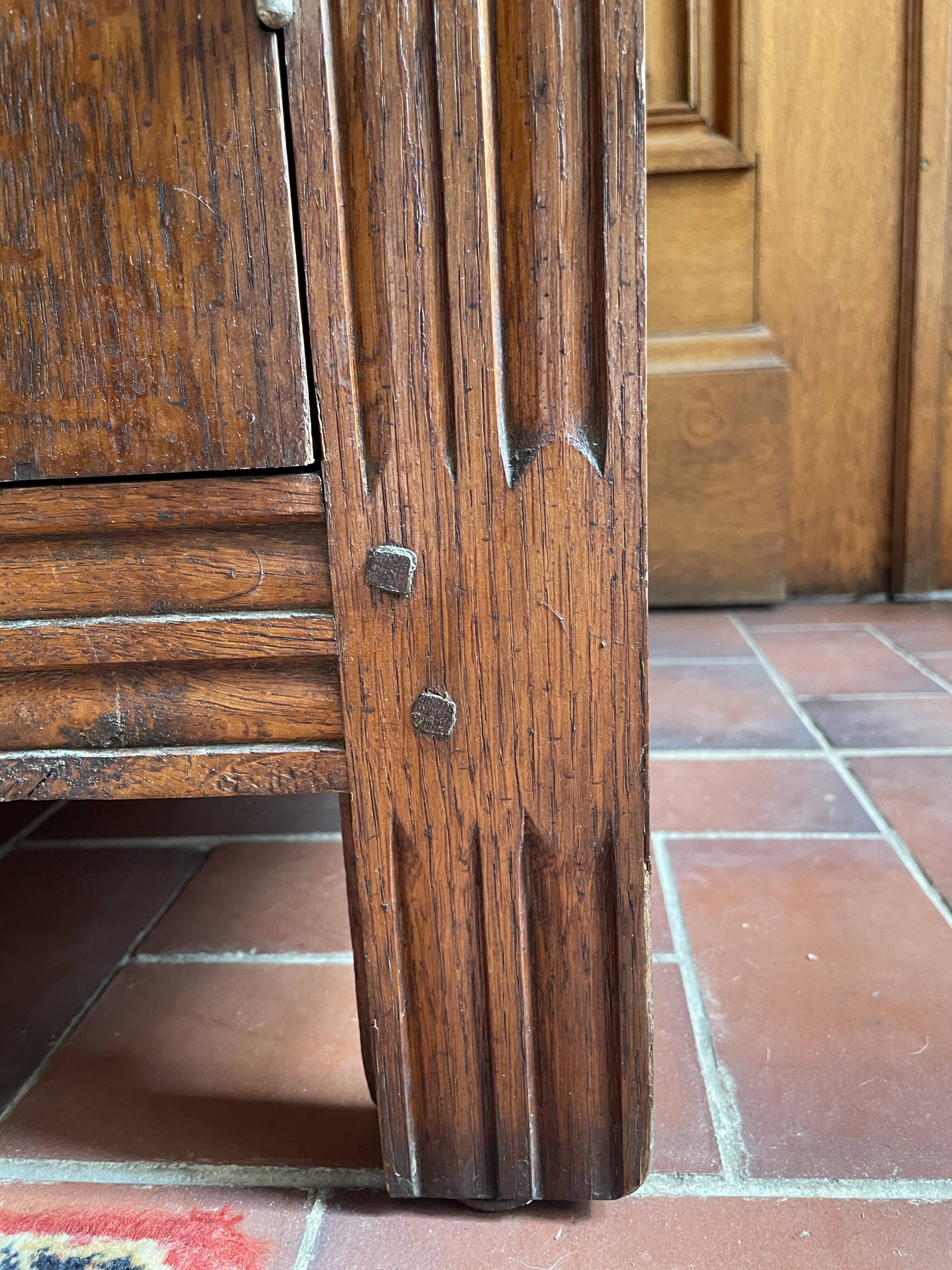 Armoire parisienne