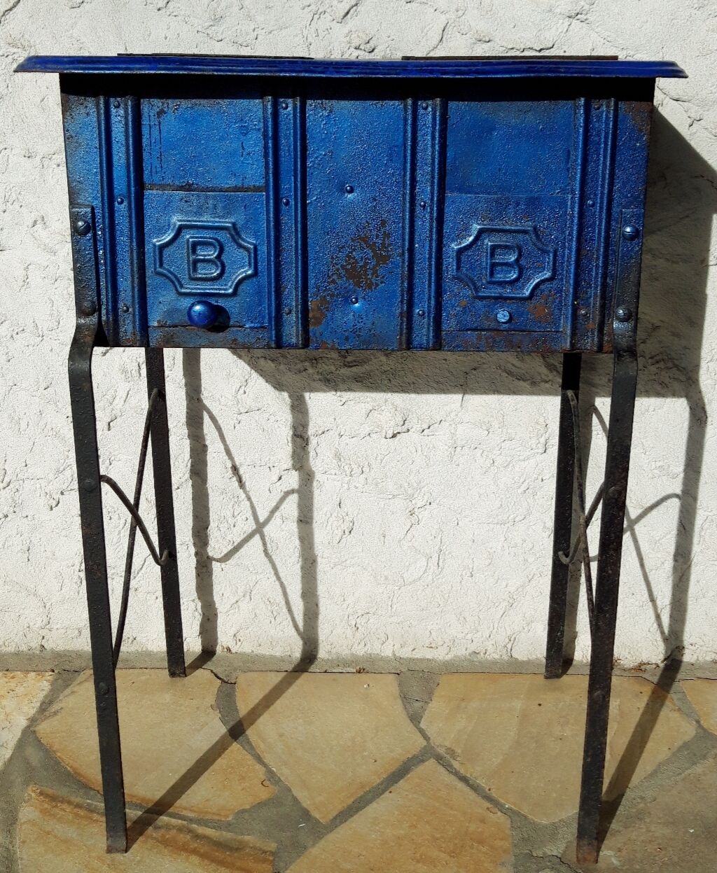 Old console stove