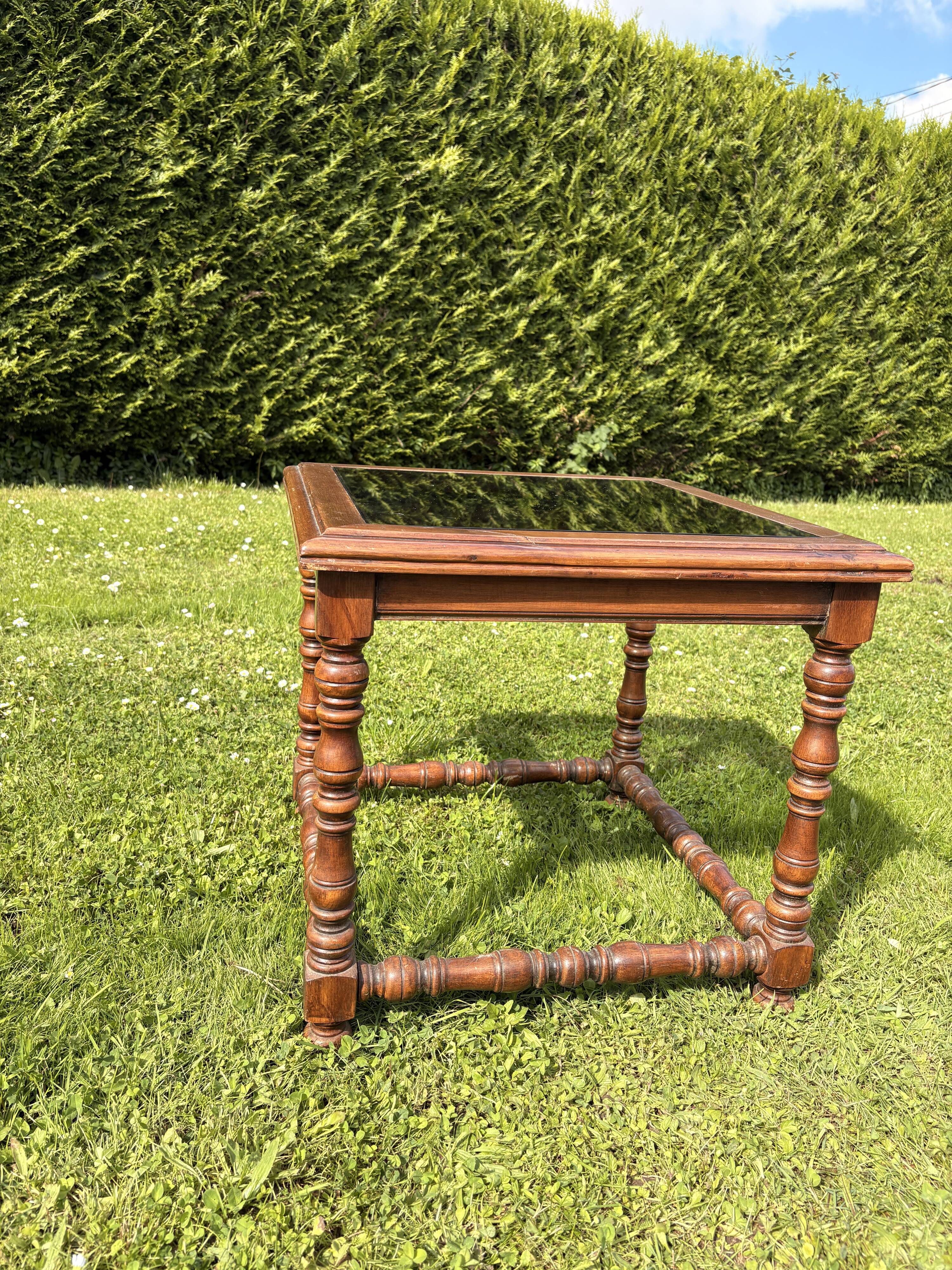 Table basse en chêne, plateau en verre fumé