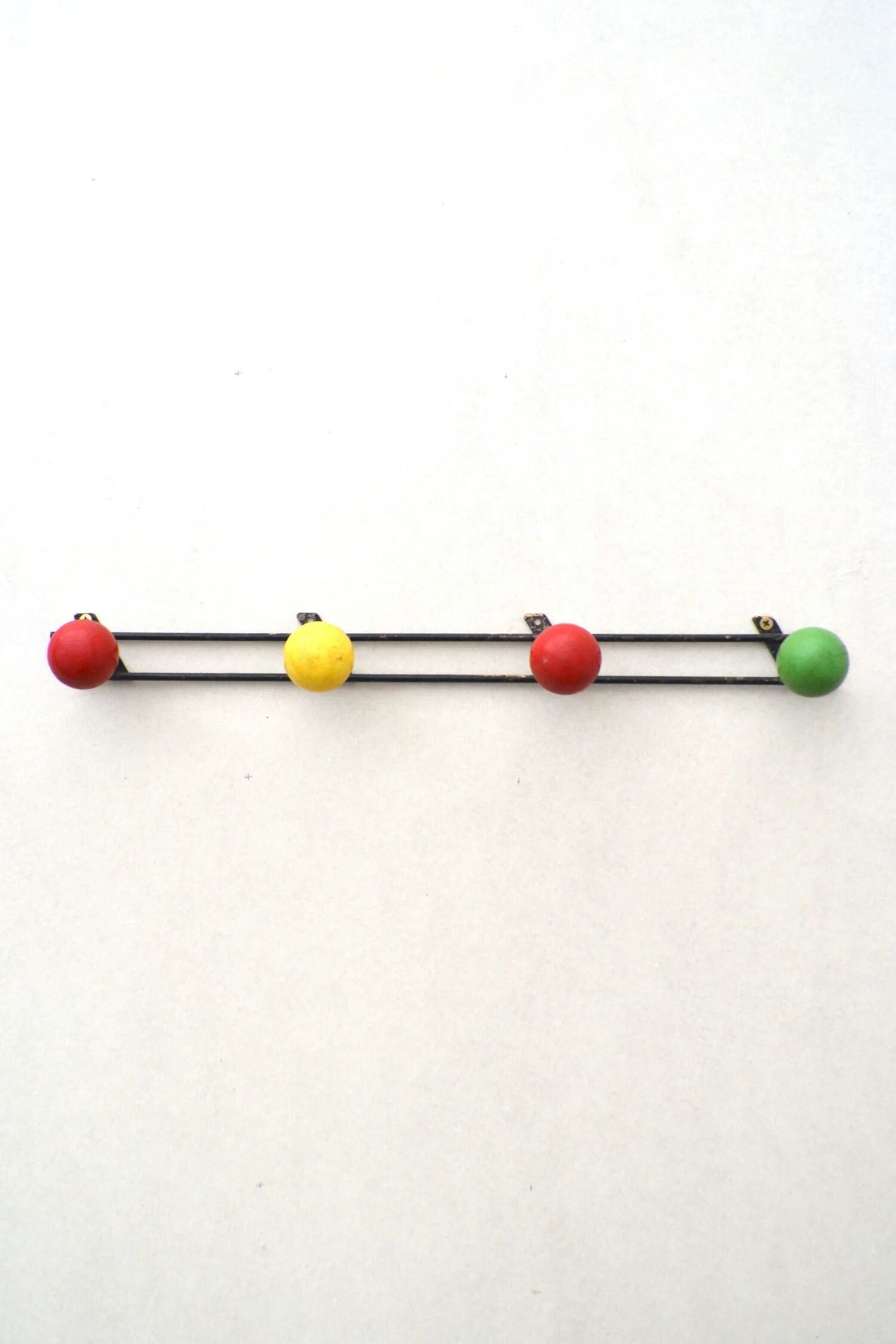 Retro ball wall-mounted coat rack