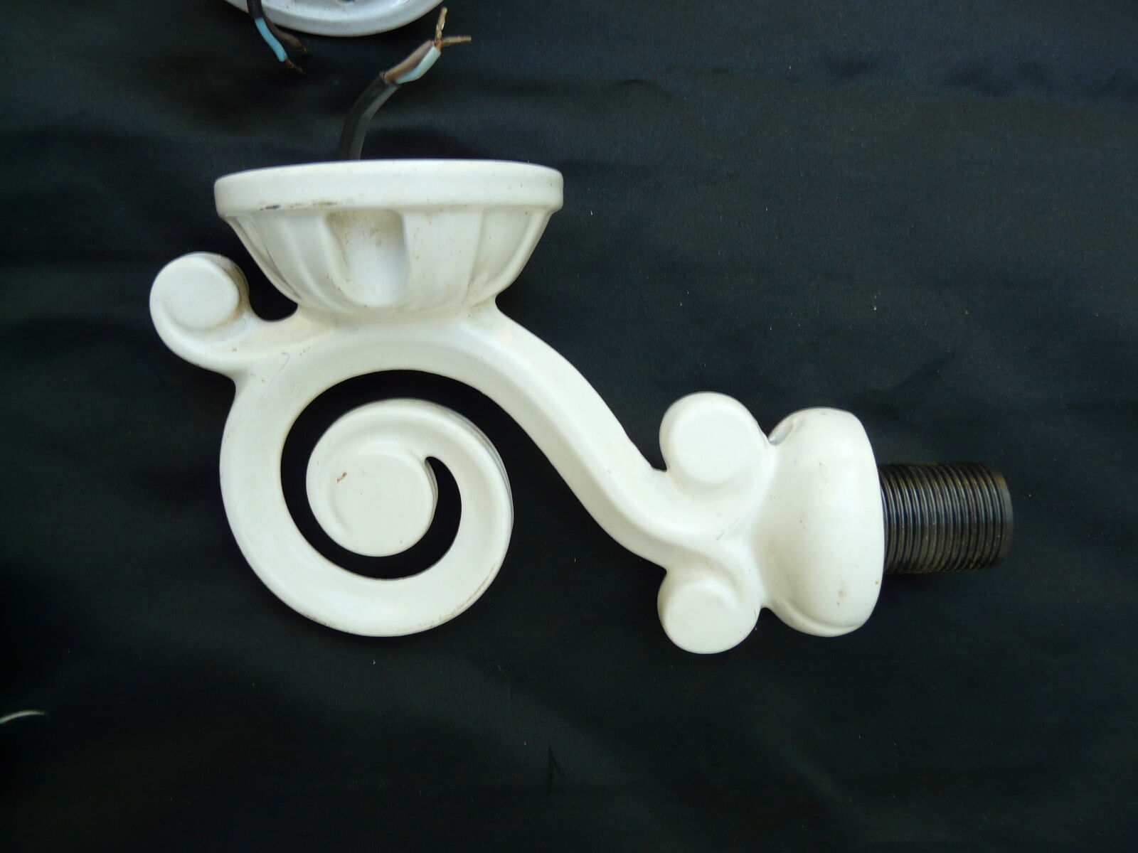 Paire d'appliques en fonte émaillée décotec