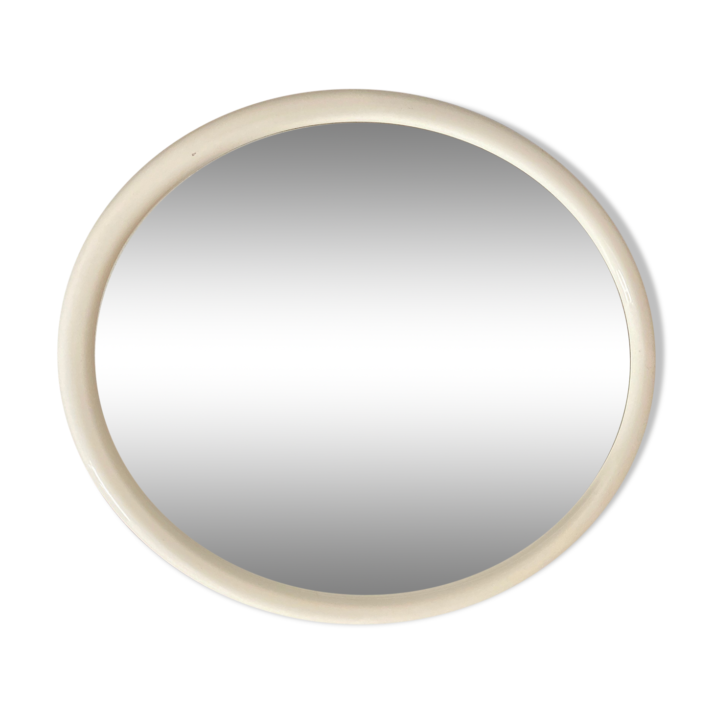 Oval mirror in white melaminate wood