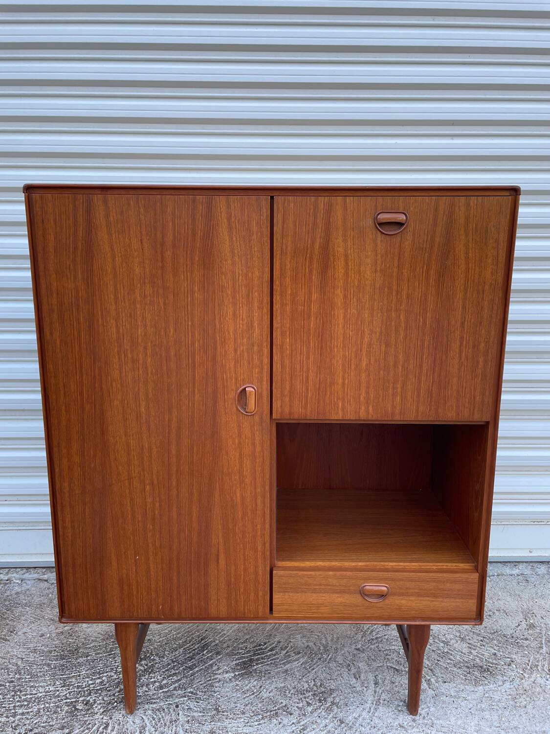 Fristho secretary cabinet