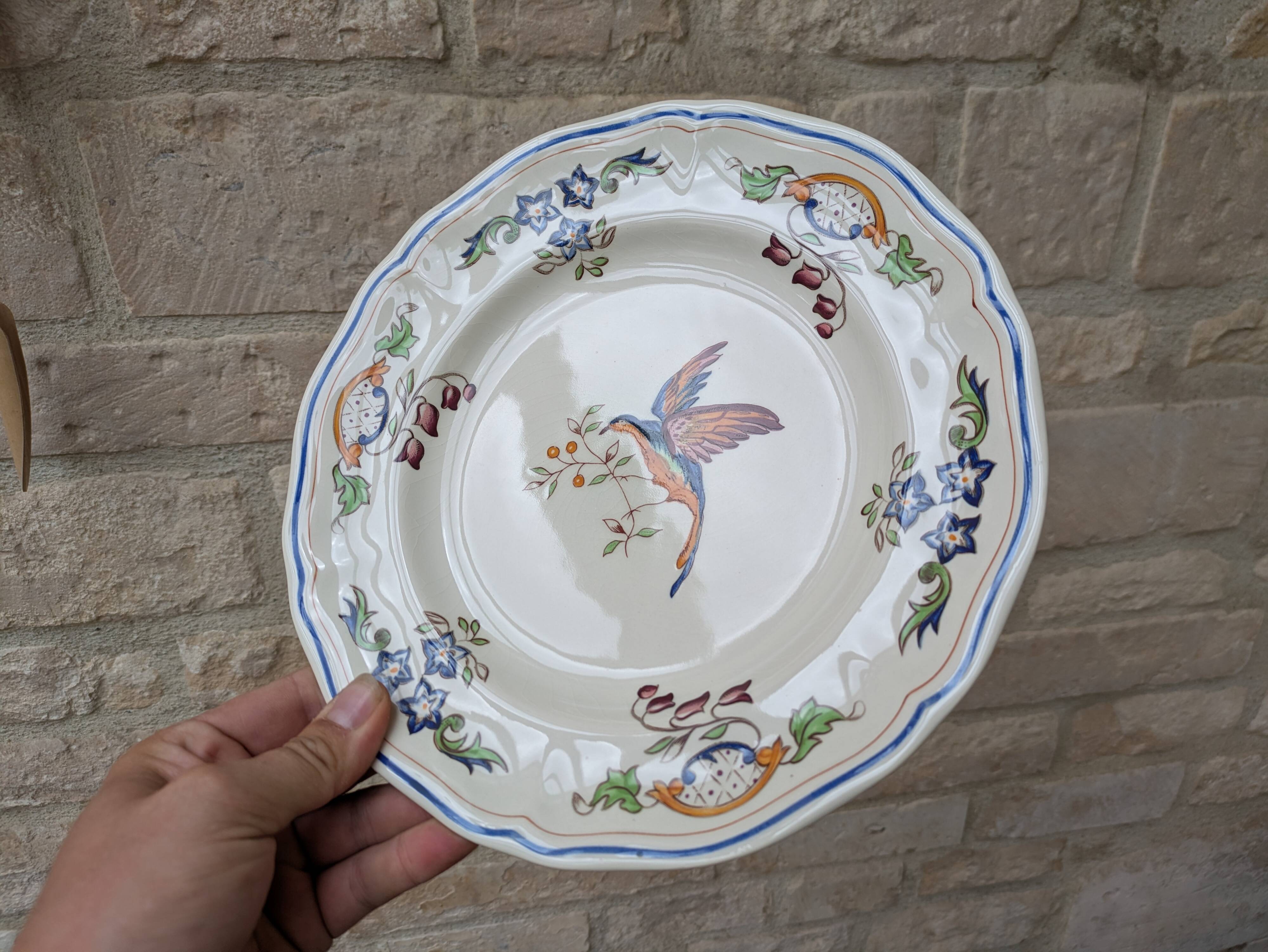 Vintage Longchamp plate handmade with bird and flower decoration, 25.5cm.