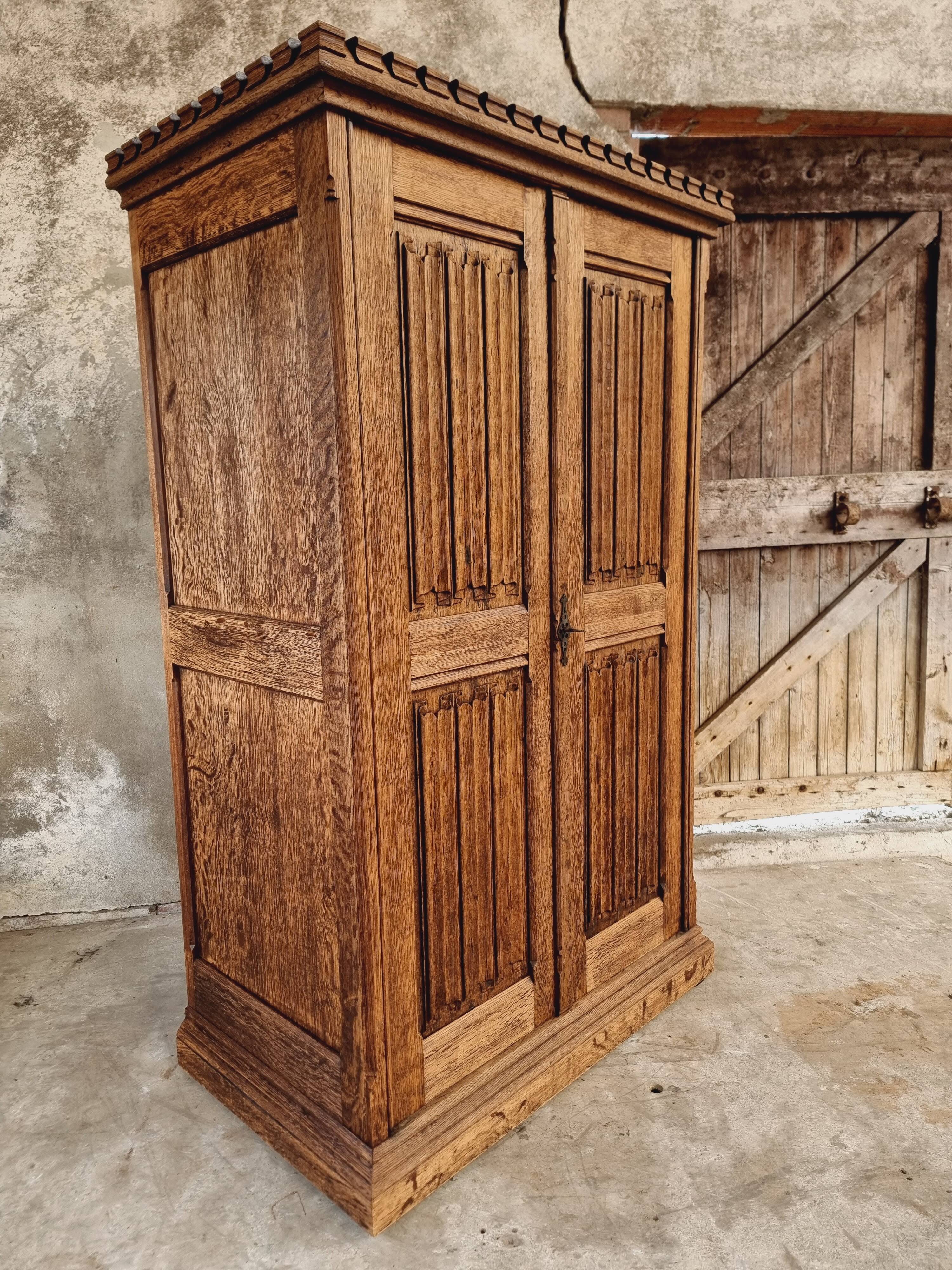 Antique cabinet drawercabinet Neo Gothic