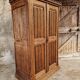 Armoire à tiroirs ancienne néogothique