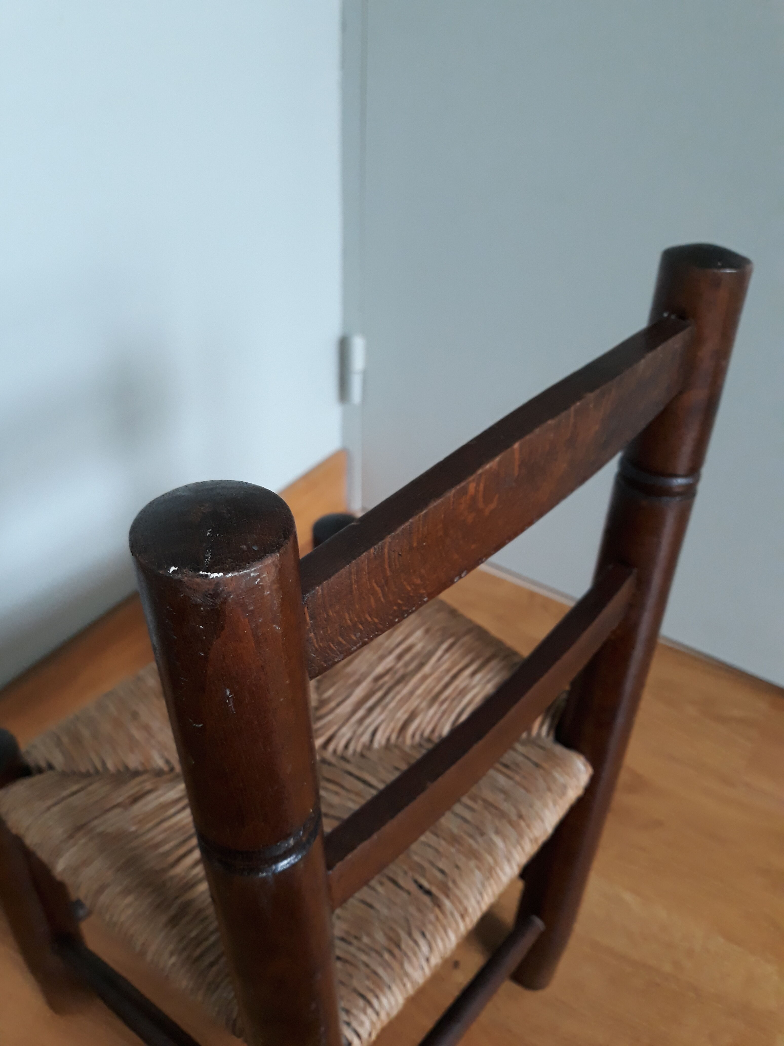 Chaise paillée enfant