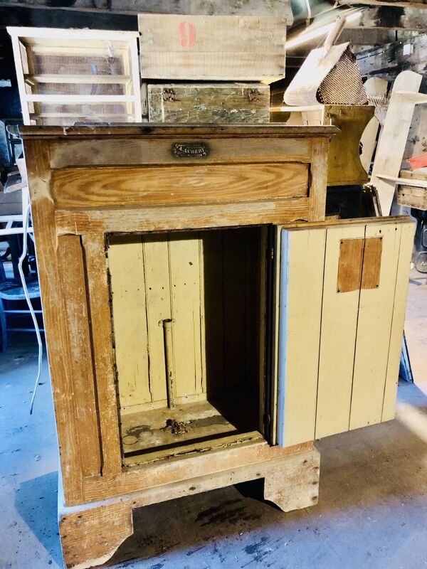 Grande Frigo - Armoire en joli pattine de Dijon années 1900